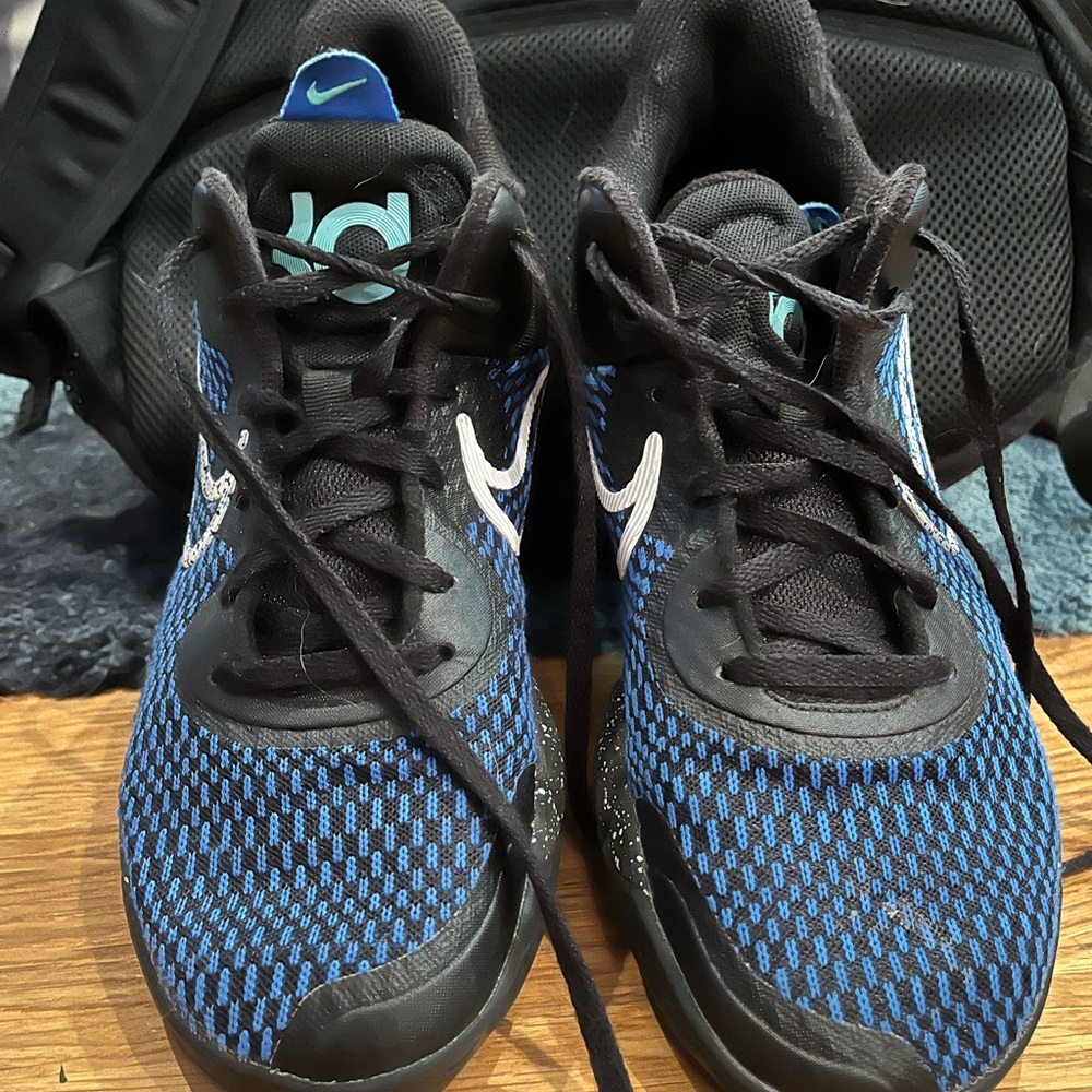 KD Zoom basketball shoes